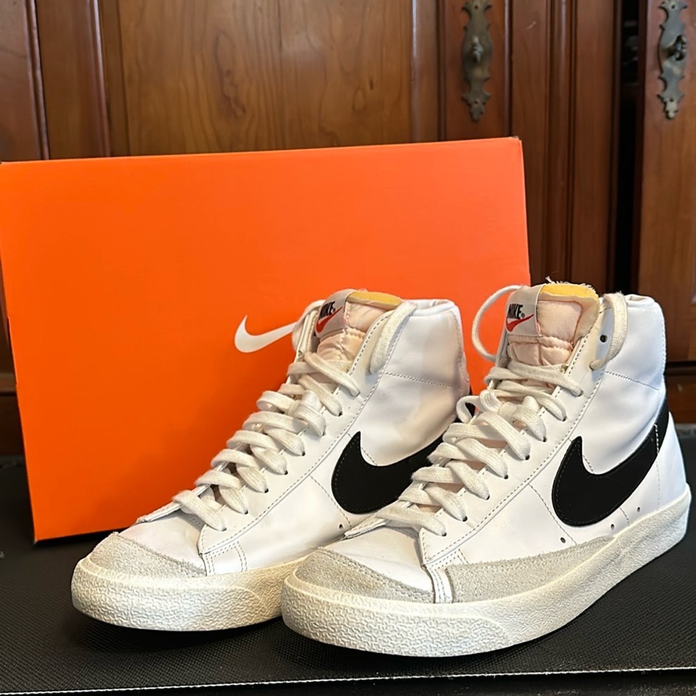 Nike Blazer Mid 77 Vintage WHITE BLACK SAIL CZ1055-100 Women’s Size 9.5 Mens 8